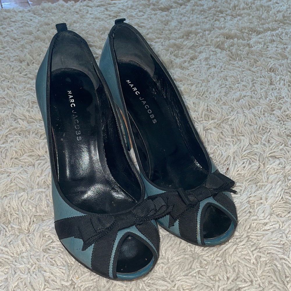 Marc Jacob’s Blue Bow Heels ✨